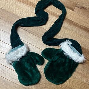 Green Velvety like Scarf with faux fur Mittens